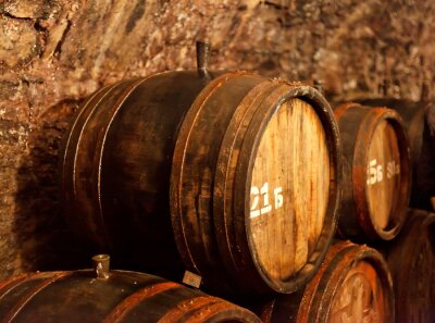 Fotobehang Oude wijnkelder van vaten