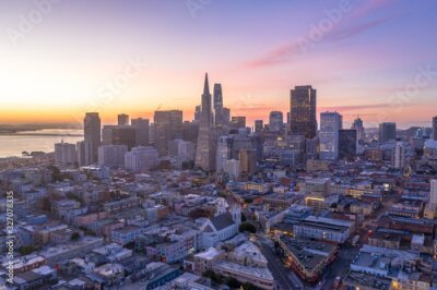 Fotobehang Panorama van de metropool bij zonsondergang
