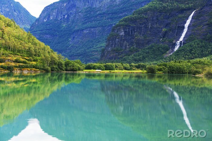 Fotobehang Panorama van de Noorse bergen en meren