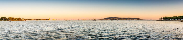 Fotobehang Panorama van de zee en de hemel in de schemering