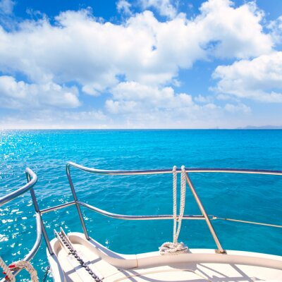 Fotobehang Panorama van de zee vanaf een jacht