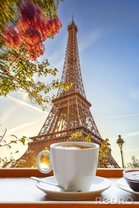 Fotobehang Parijs Eiffeltoren gezien vanuit een café
