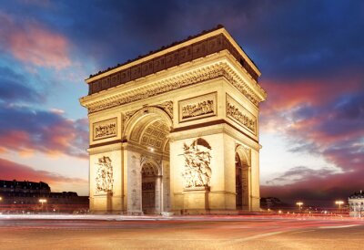Parijs en de Arc de Triomphe bij nacht