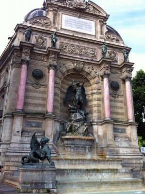 Fotobehang Parijs en de fontein van St. Michael