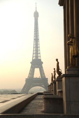 Parijse architectuur in de mist