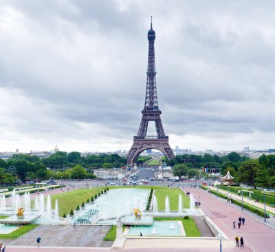 Fotobehang Parijse architectuur naast een kleurrijk park