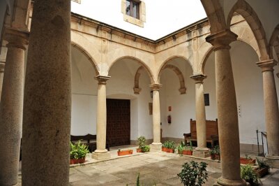 Fotobehang Patio del Museo, Cáceres, Extremadura, España