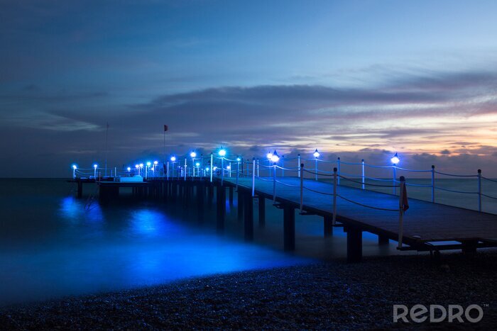 Fotobehang Pier in blauw licht