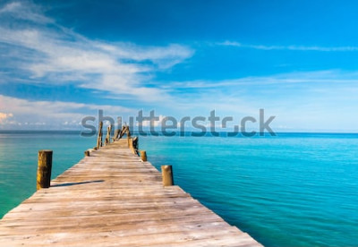 Fotobehang Pier op blauwe oceaan