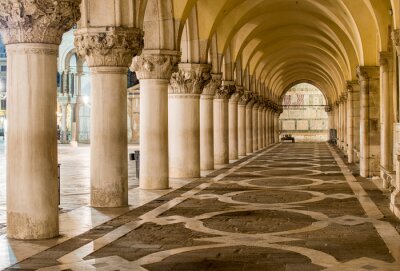 Fotobehang Prachtige arcades in Venetië