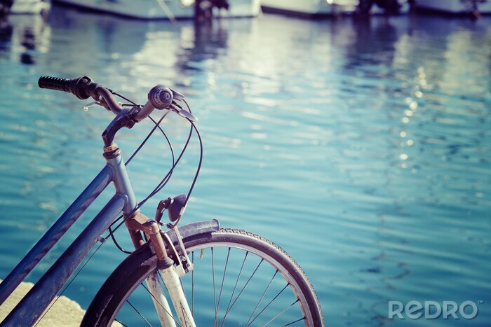 Fotobehang Retro fiets aan zee