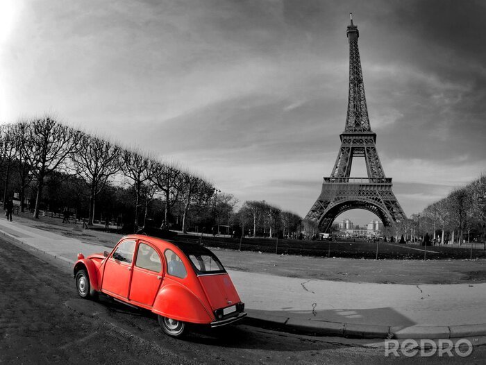 Fotobehang Retro rode auto op de achtergrond van Parijs