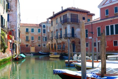 Fotobehang Rode huizen in Venetië