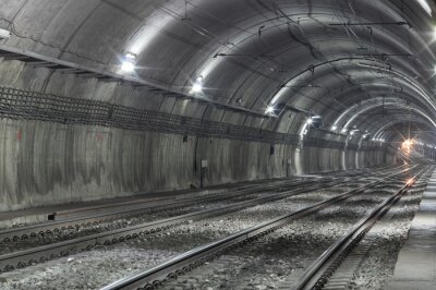 Fotobehang Ruwe spoorwegtunnel