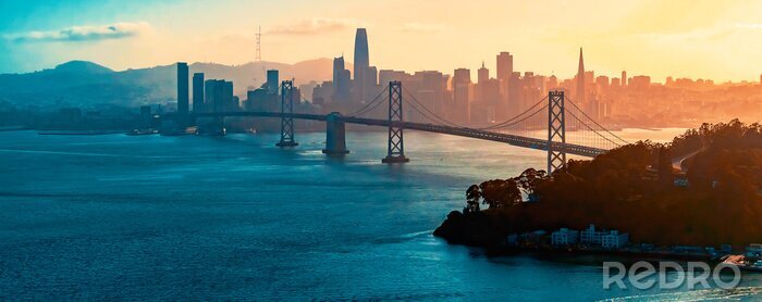 Fotobehang San Francisco brug aan de skyline van de stad