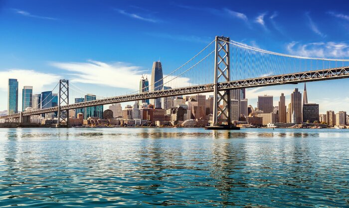 Fotobehang San Francisco-Oakland Bay Bridge met skyline van de stad