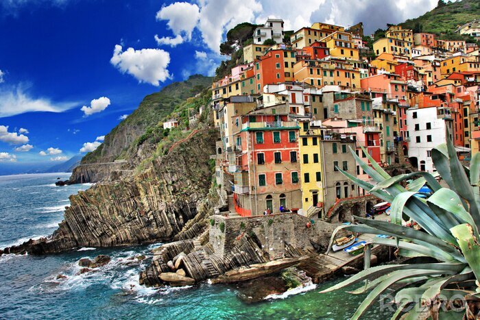 Fotobehang schilderachtige Italië. Dorp van Riomaggiore, Cinque terre
