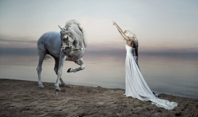 Fotobehang Sensuele vrouw met paard