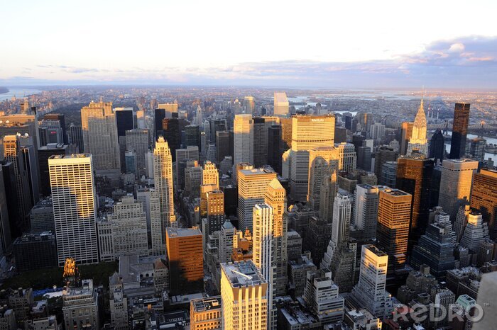 Fotobehang Skyline van de stad in de wolken