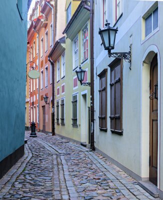 Fotobehang Smalle straat. In 2014, Riga is culturele hoofdstad van Europa
