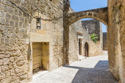 Fotobehang Smalle straatjes van de oude stad van Rhodos