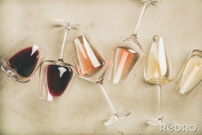 Fotobehang Soorten wijn in glazen