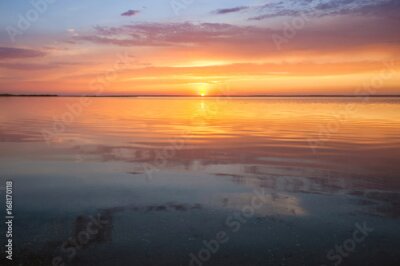 Fotobehang Spectaculaire zonsondergang boven de zee