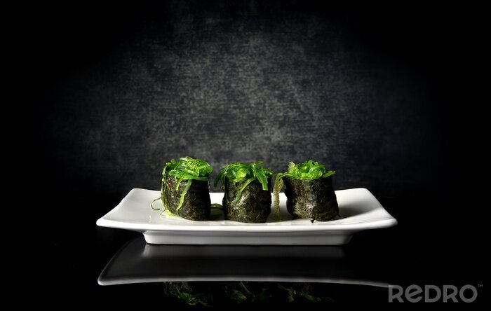 Fotobehang Spicy sushi met zeewier