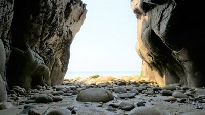 Fotobehang Stenen tussen de rotsen