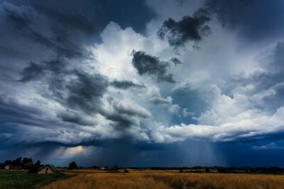 Fotobehang Stormachtig beeld van de wolken