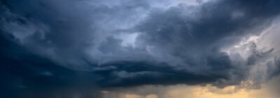 Fotobehang Stormwolken dicht bij de grond