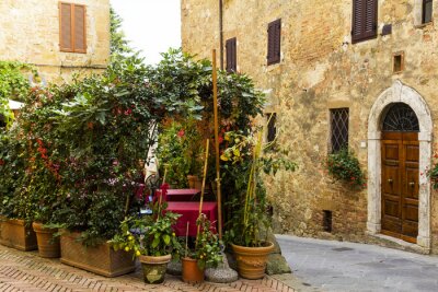 Straat cornere in een oude stad van Toscane