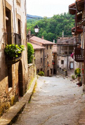 Fotobehang straat van de Catalaanse stad in Pyreneeën