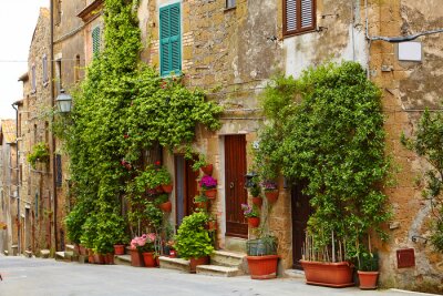 Fotobehang Straat van het middeleeuwse dorp. Italië, Toscane