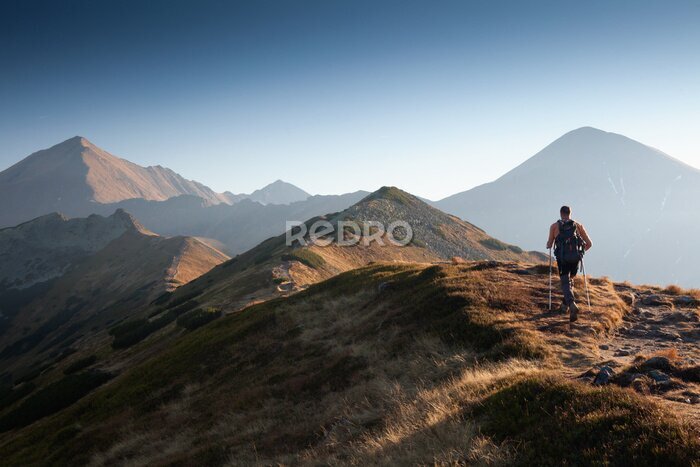 Fotobehang Toerist in het Tatragebergte