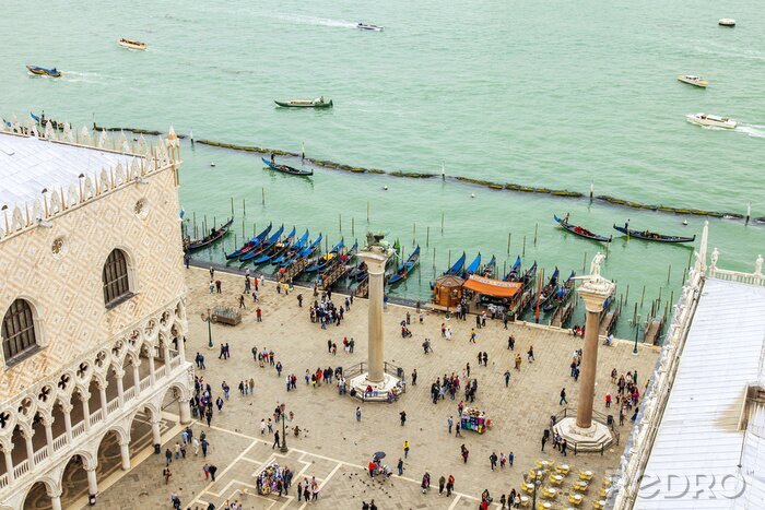 Fotobehang Toeristen op het plein in Venetië
