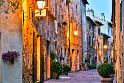 Fotobehang Toscane met straten in de avond
