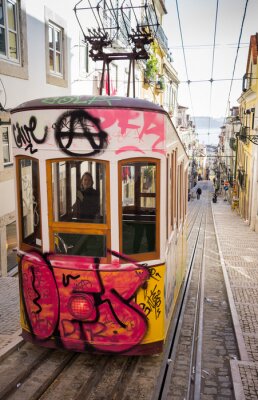 Fotobehang tram de Lisbonne
