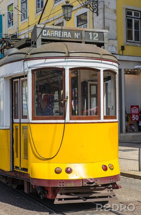 Fotobehang Tram in Lissabon, Portugal