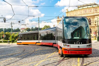 Fotobehang Tram op oude straat in Praag