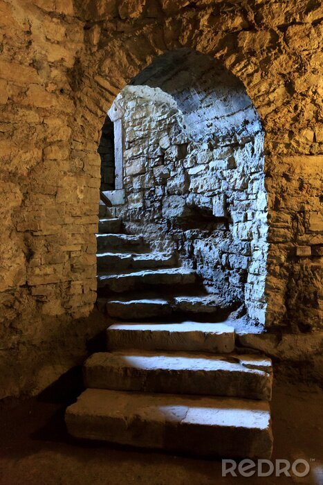 Fotobehang Trap in de kelder van het kasteel