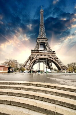 Fotobehang Trappen die naar de Eiffeltoren leiden
