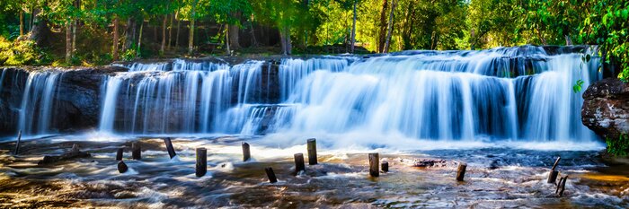 Fotobehang Tropische waterval in de ochtend