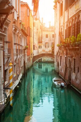 Fotobehang Turquoise water in het Venetiaanse kanaal