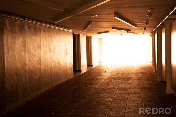Fotobehang Uitgang van een betonnen tunnel