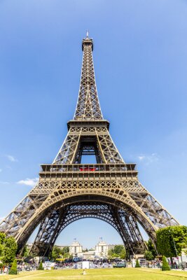 Fotobehang Uitzicht op de Eiffeltoren van Parijs