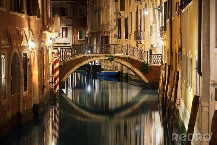 Fotobehang Venetiaans kanaal bij nacht