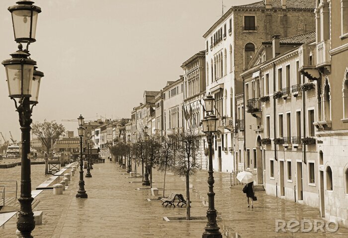 Fotobehang Venetiaans laantje met lantaarns