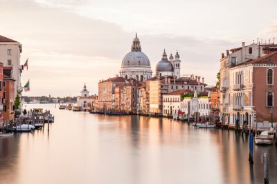 Fotobehang Venetiaanse architectuur in warme tinten