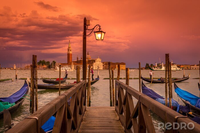 Fotobehang Venetië en de rode lucht